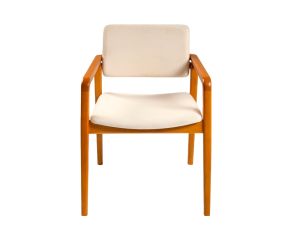 cadeira sancho estofada e com braço para mesa de jantar