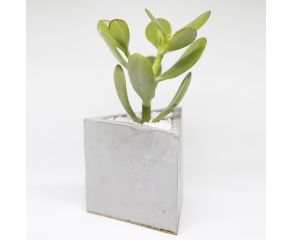 vaso triângulo em concreto